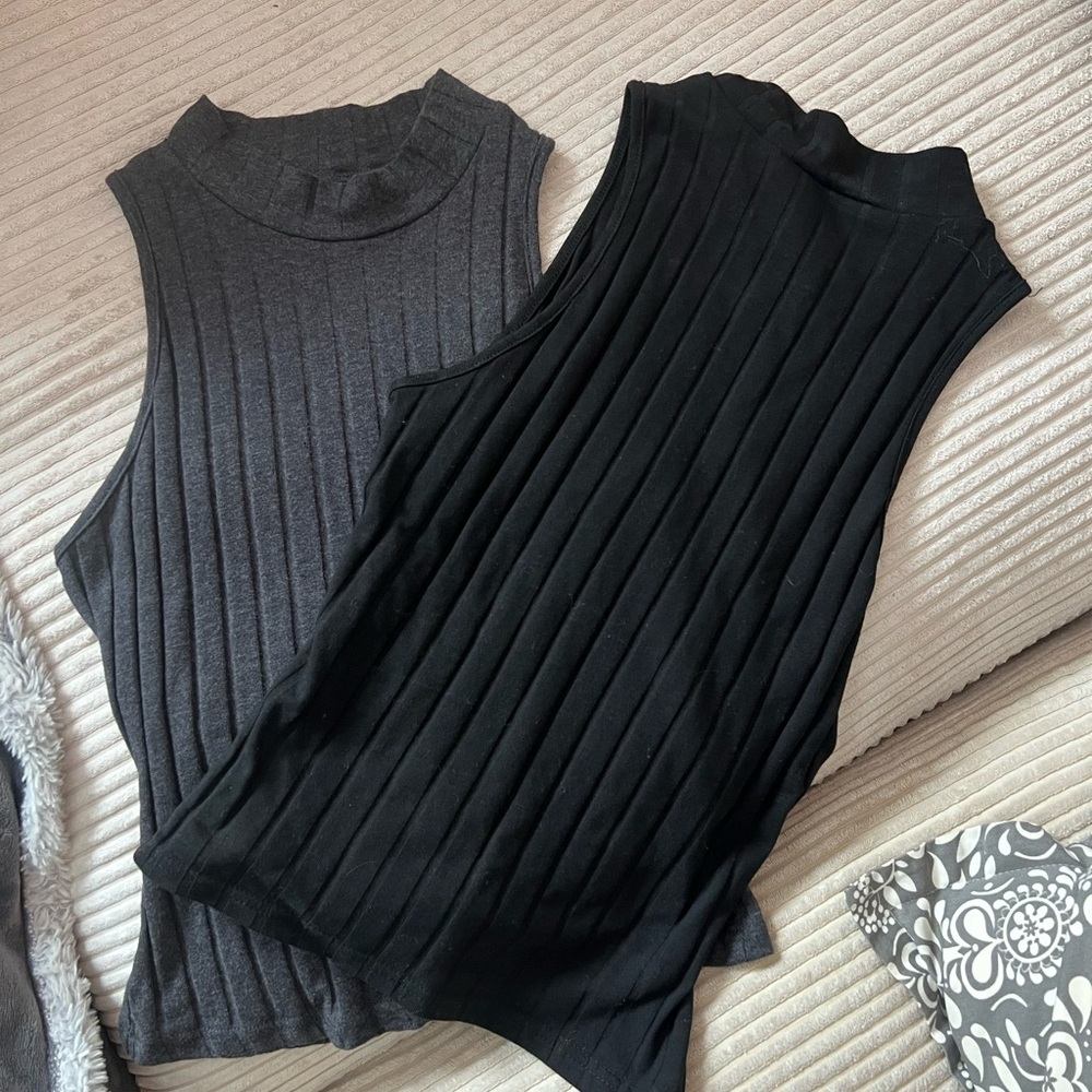 Ribbed mock neck tops sz S